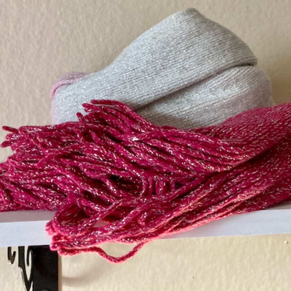 🌸Pretty pink ombre sparkle scarf